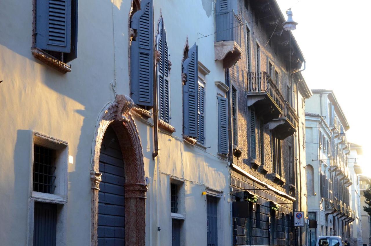 Le Flaneur - Vintage Suite Verona Exterior photo