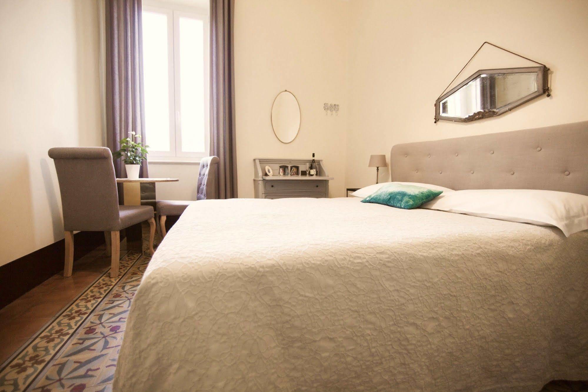 Le Flaneur - Vintage Suite Verona Exterior photo