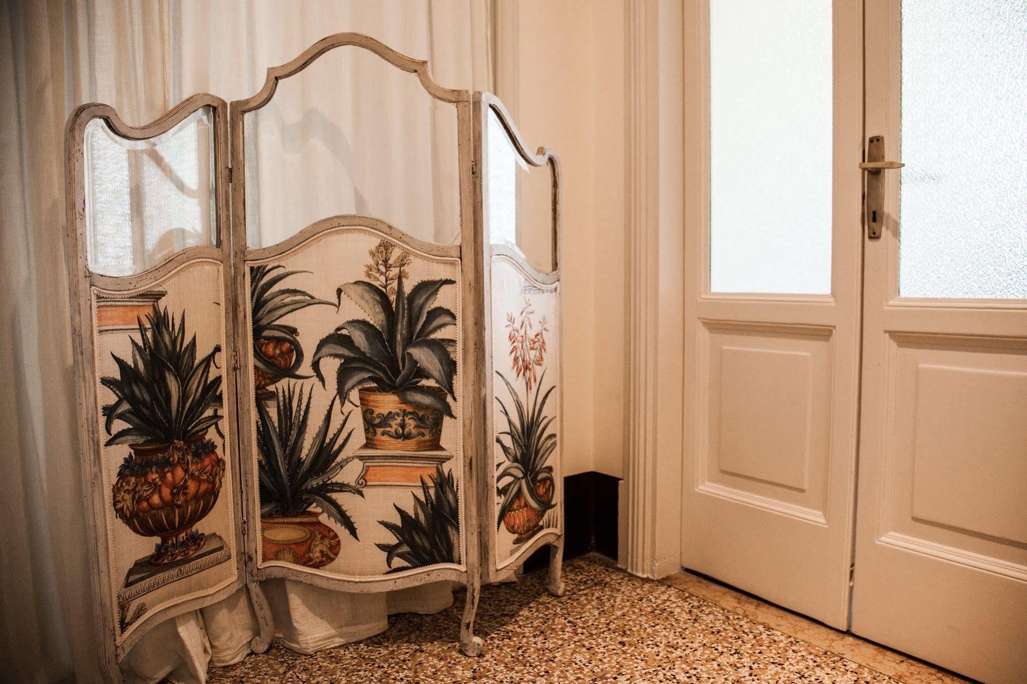 Le Flaneur - Vintage Suite Verona Exterior photo