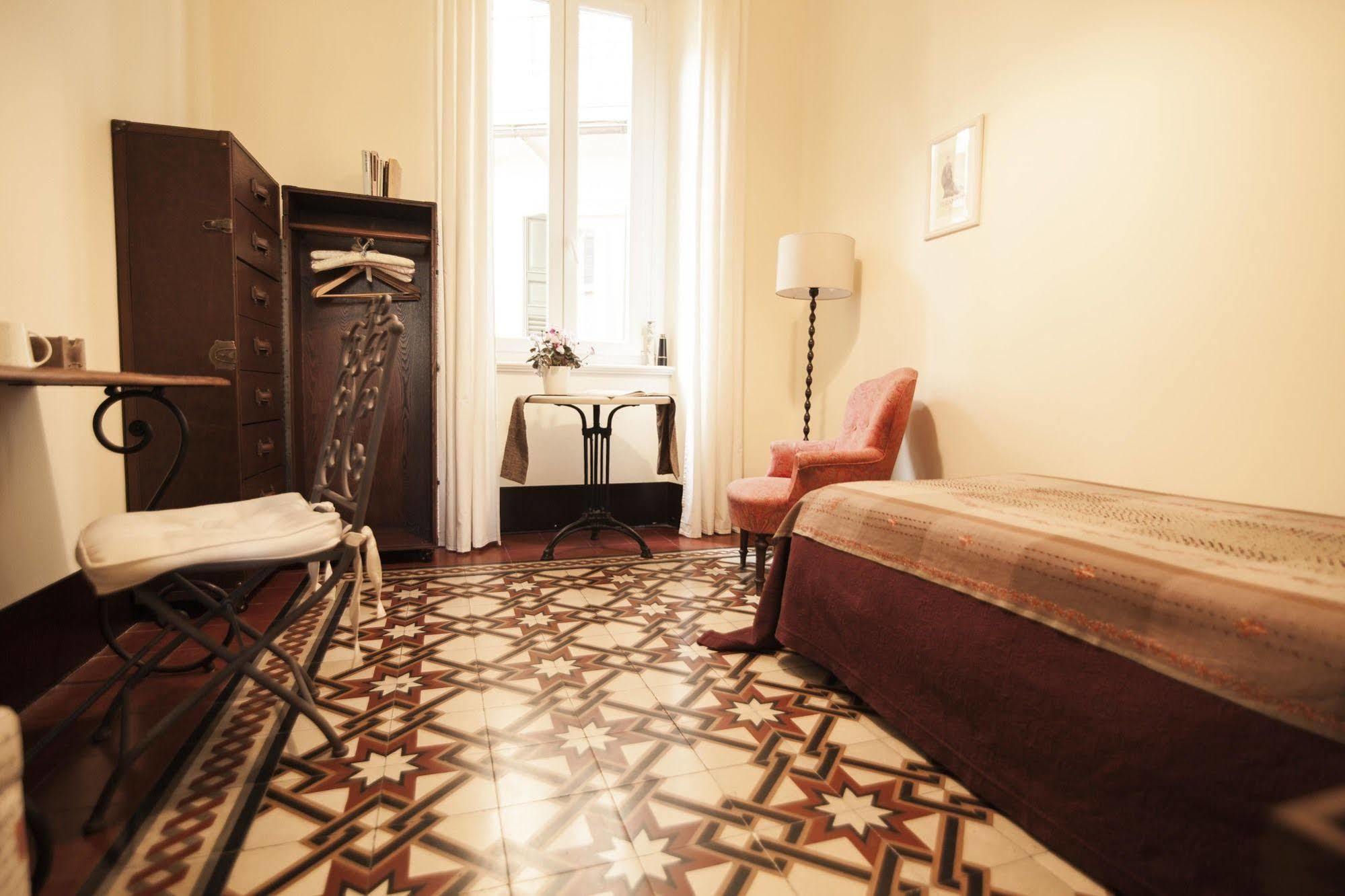 Le Flaneur - Vintage Suite Verona Exterior photo