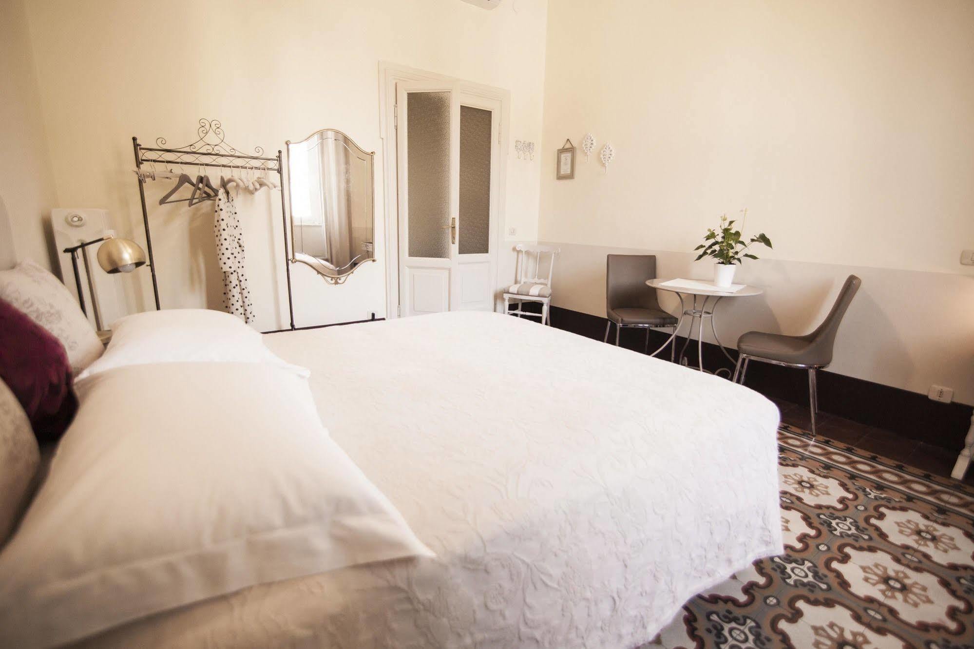 Le Flaneur - Vintage Suite Verona Exterior photo