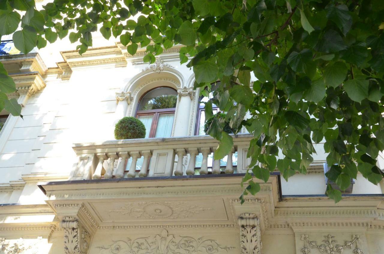 Le Flaneur - Vintage Suite Verona Exterior photo